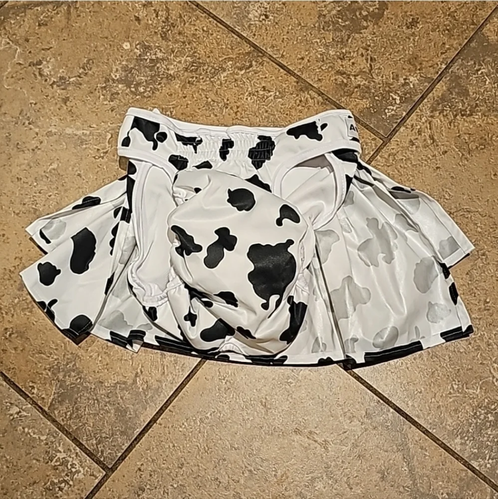 Lot of 2 female washable diapers size XL